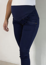 Cargar imagen en el visor de la galería, Blue Jean Oslo