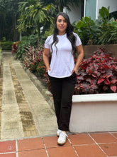 Cargar imagen en el visor de la galería, Camiseta Caro