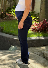 Cargar imagen en el visor de la galería, Blue Jean Oslo
